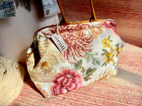 Primrose Molly, Atenti USA Handmade, Medium Embroidered Mary Poppins Snap Frame Bag