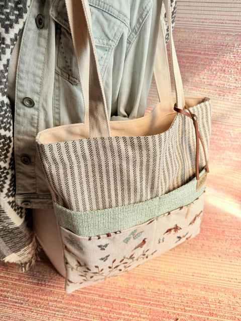 Foxy Tutto: Elegant & Versatile, - Atenti USA Made Tote