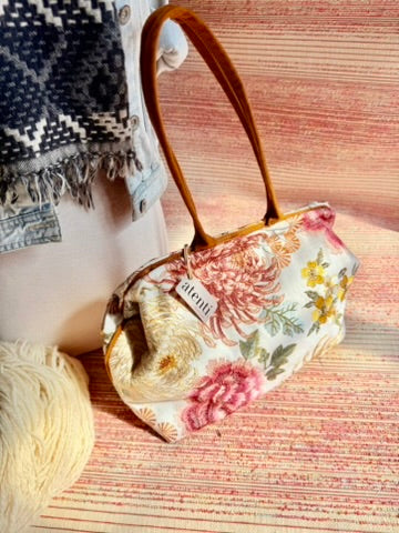 Primrose Molly, Atenti USA Handmade, Medium Embroidered Mary Poppins Snap Frame Bag