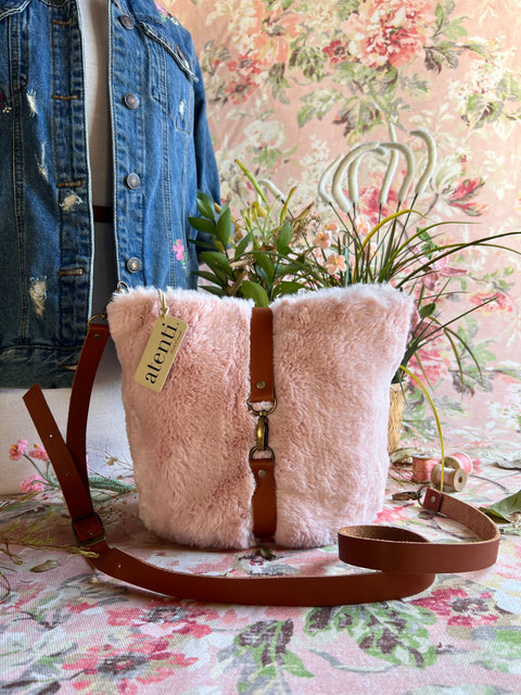 Himalaya Halle Bucket Bag