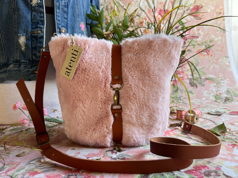 Himalaya Halle Bucket Bag