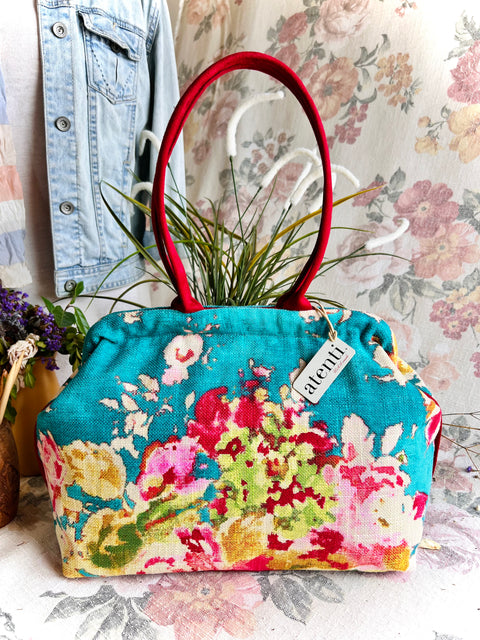 Blossoms Blue Molly, Snap Frame Bag