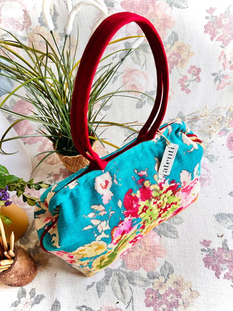 Blossoms Blue Molly, Snap Frame Bag