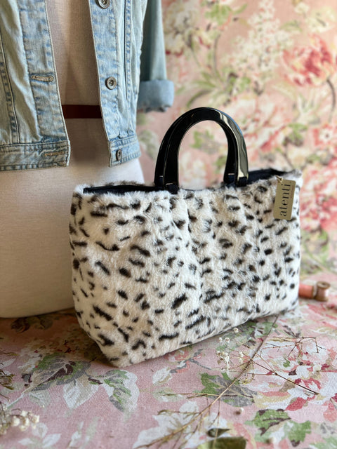 Siberia Divina, Handbag