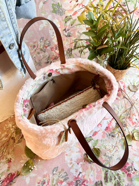 Himalaya Divina, Handbag