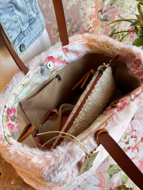 Himalaya Divina, Handbag