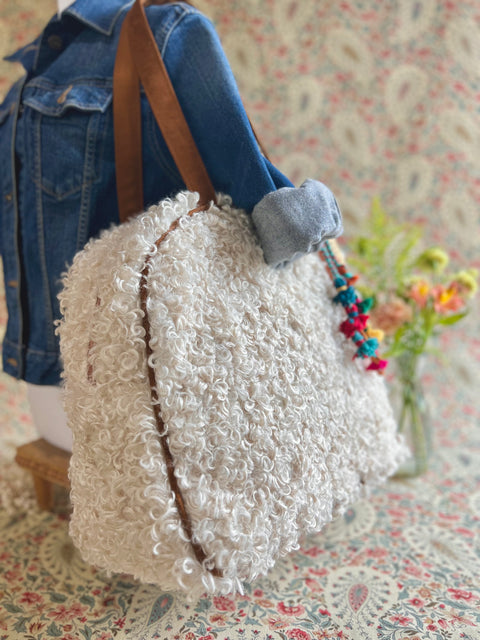 Curly Cute Bonnie, Medium Weekender