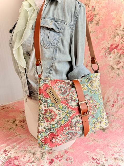 Sari Fifi, Handbag