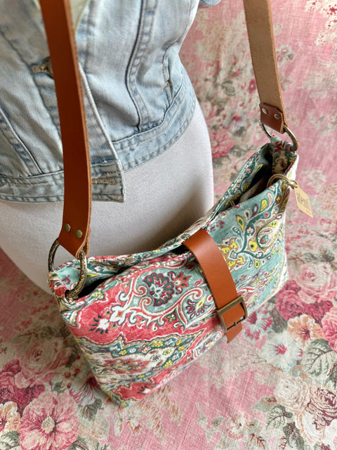 Sari Fifi, Handbag