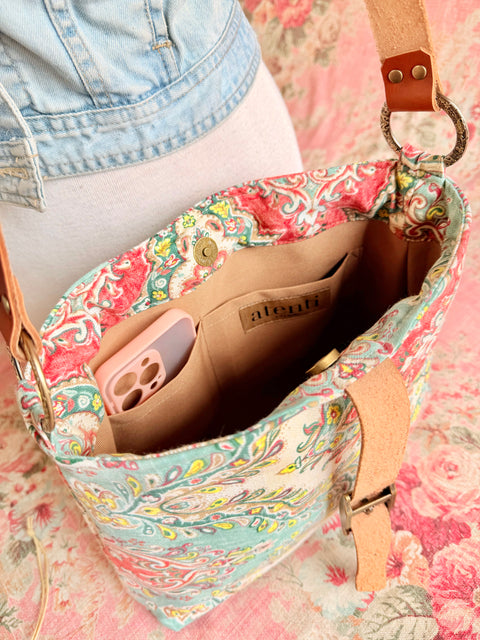 Sari Fifi, Handbag