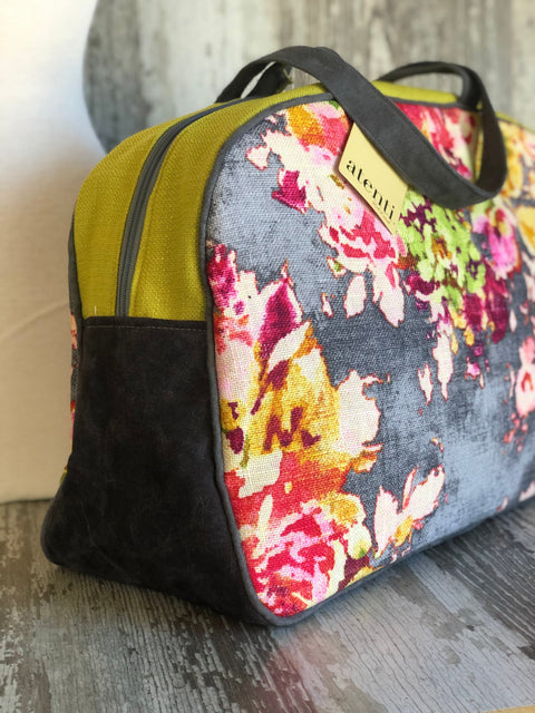 Blossoms Grey Overnighter, Large Weekender Blossoms Grey