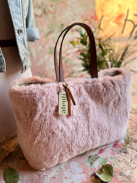 Himalaya Divina, Handbag