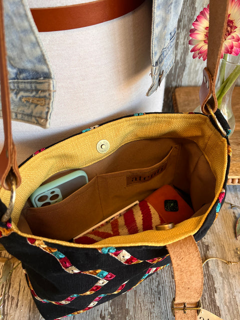 Indi Pop Fifi, Handbag