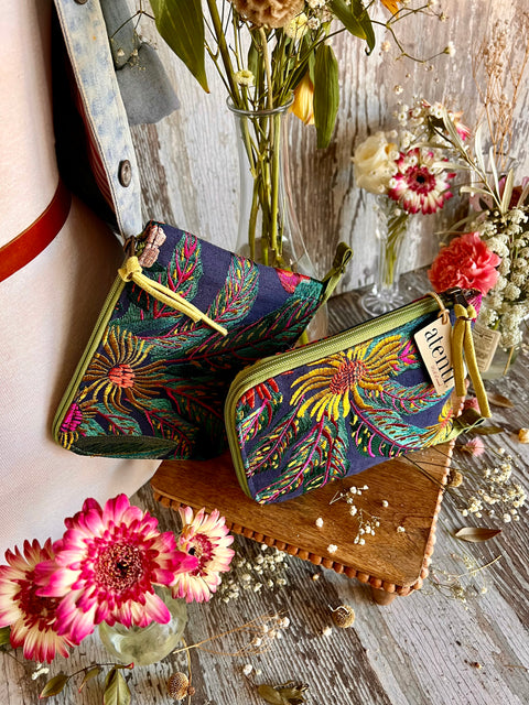 Flora Circular Needle Case