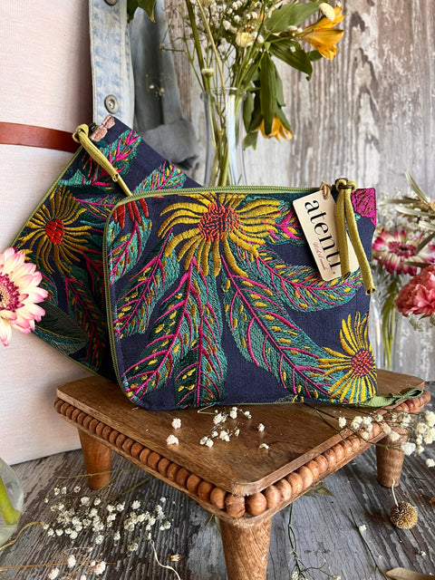 Flora Circular Needle Case