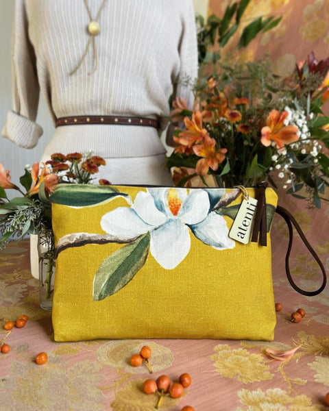 Magnolia Grand Pouch