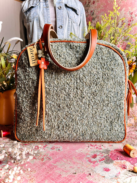 Knotty Bonnie, Medium Weekender