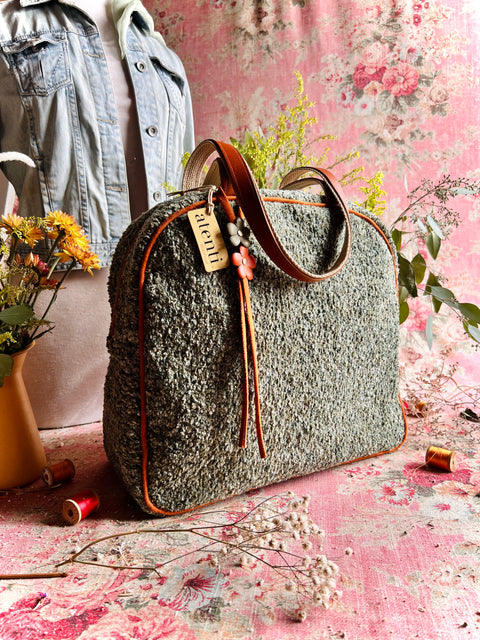 Knotty Bonnie, Medium Weekender