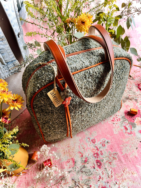 Knotty Bonnie, Medium Weekender