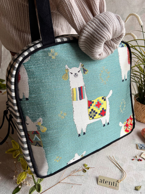 Mamallama Bonnie, Medium Weekender