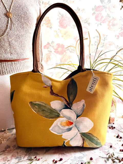 Magnolia Lolita, Handbag & Matching Pouch