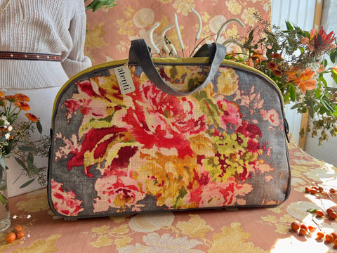 Blossoms Grey Overnighter, Large Weekender Blossoms Grey