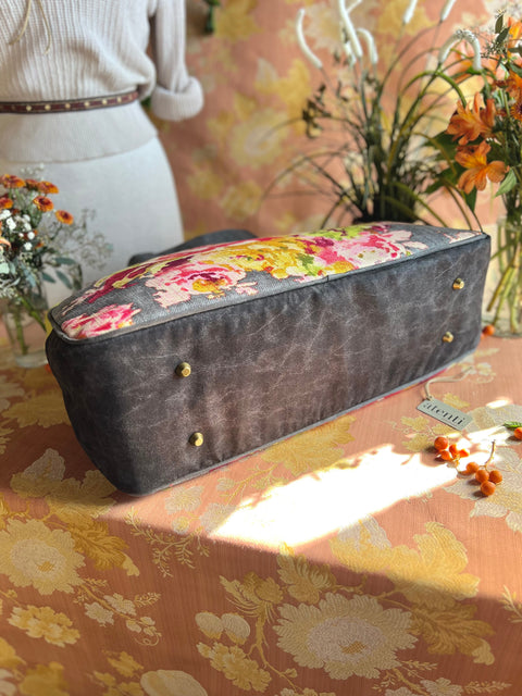 Blossoms Grey Overnighter, Large Weekender Blossoms Grey