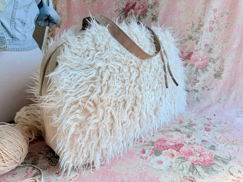 Llama Twist Overnighter, Large Weekender - Atenti 