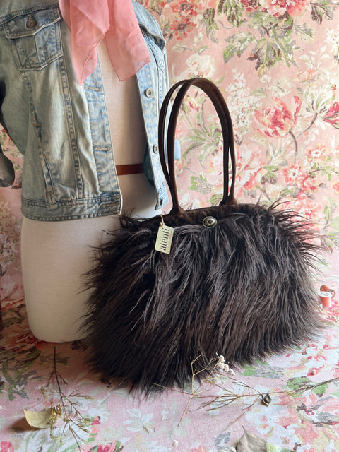 Cafe Llama Molly, Snap Frame Bag