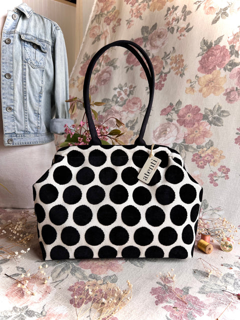 Spot on Night Molly, Snap Frame Bag
