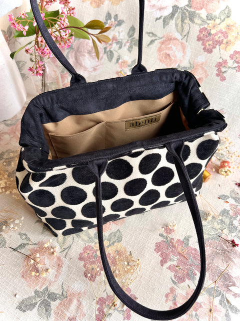 Spot on Night Molly, Snap Frame Bag