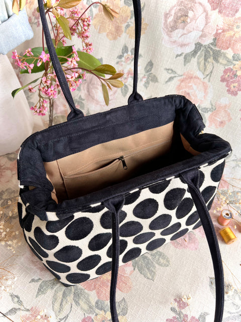 Spot on Night Molly, Snap Frame Bag