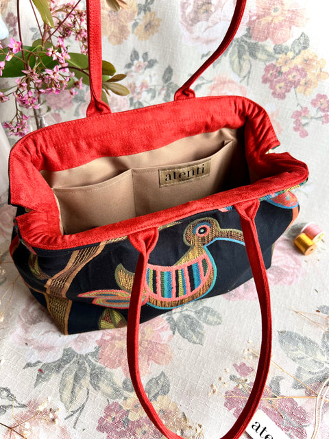 Birdy Black Molly, Snap Frame Bag