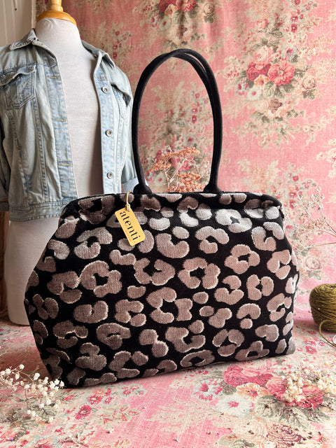 Felina Pioneer, Snap Frame Bag