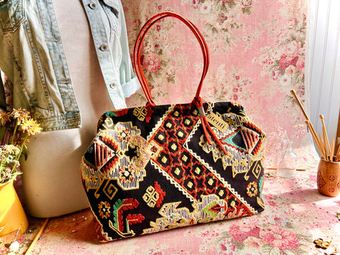 Sew Crewel Pioneer, Snap Frame Bag