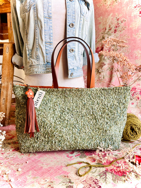 Knotty Divina, Handbag