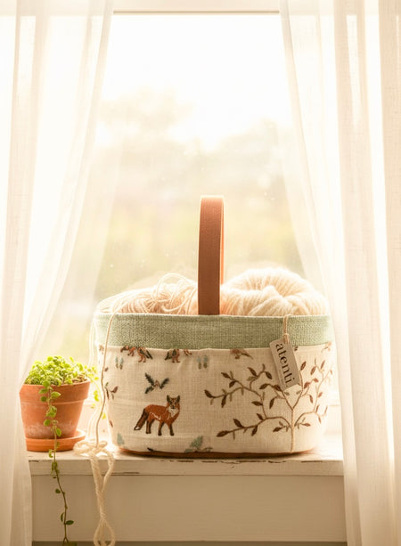Atenti Foxy Caddy with woodland animals on cream with pale green trim.