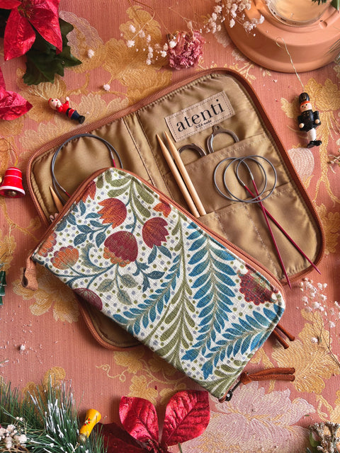 Juno Needles, Hooks, and Tools Case