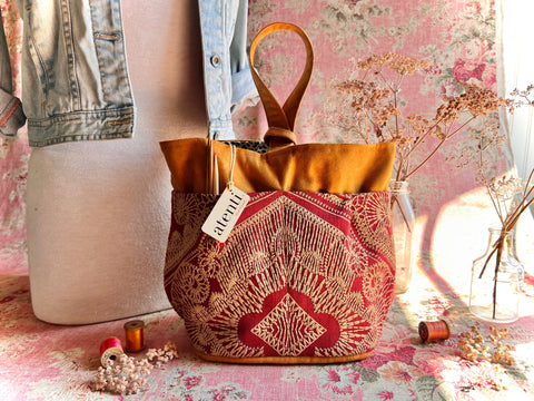 Lacery Blue or Red Tall Caddy Lacery Blue or Red