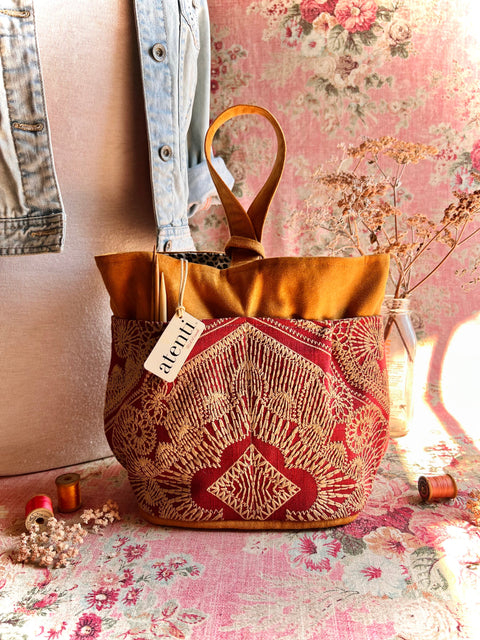 Lacery Blue or Red Tall Caddy Lacery Blue or Red