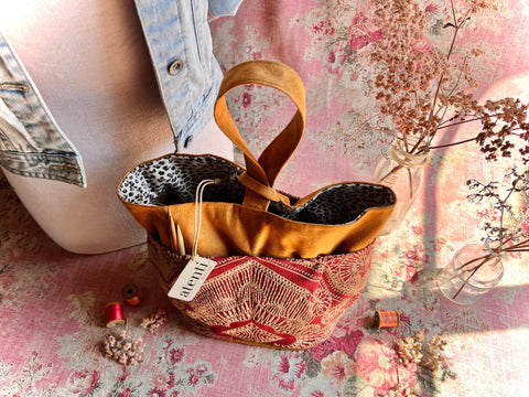 Lacery Blue or Red Tall Caddy Lacery Blue or Red