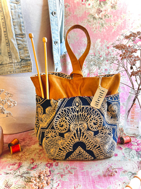 Lacery Blue or Red Tall Caddy Lacery Blue or Red