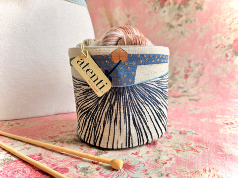 Spinderella Tiny Tucker, Storage Basket