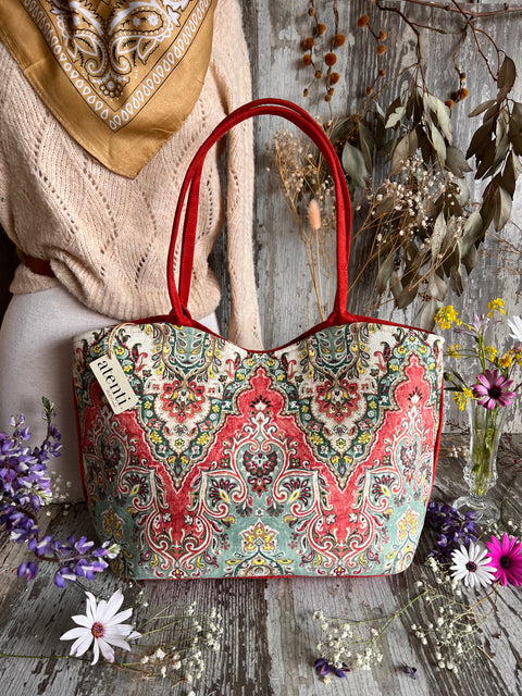 Sari Lolita, Handbag & Matching Pouch