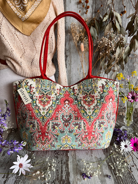 Sari Lolita, Handbag & Matching Pouch