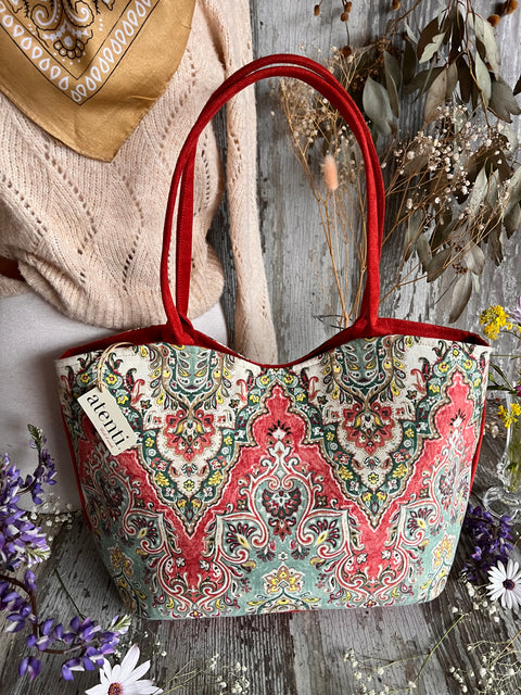 Sari Lolita, Handbag & Matching Pouch